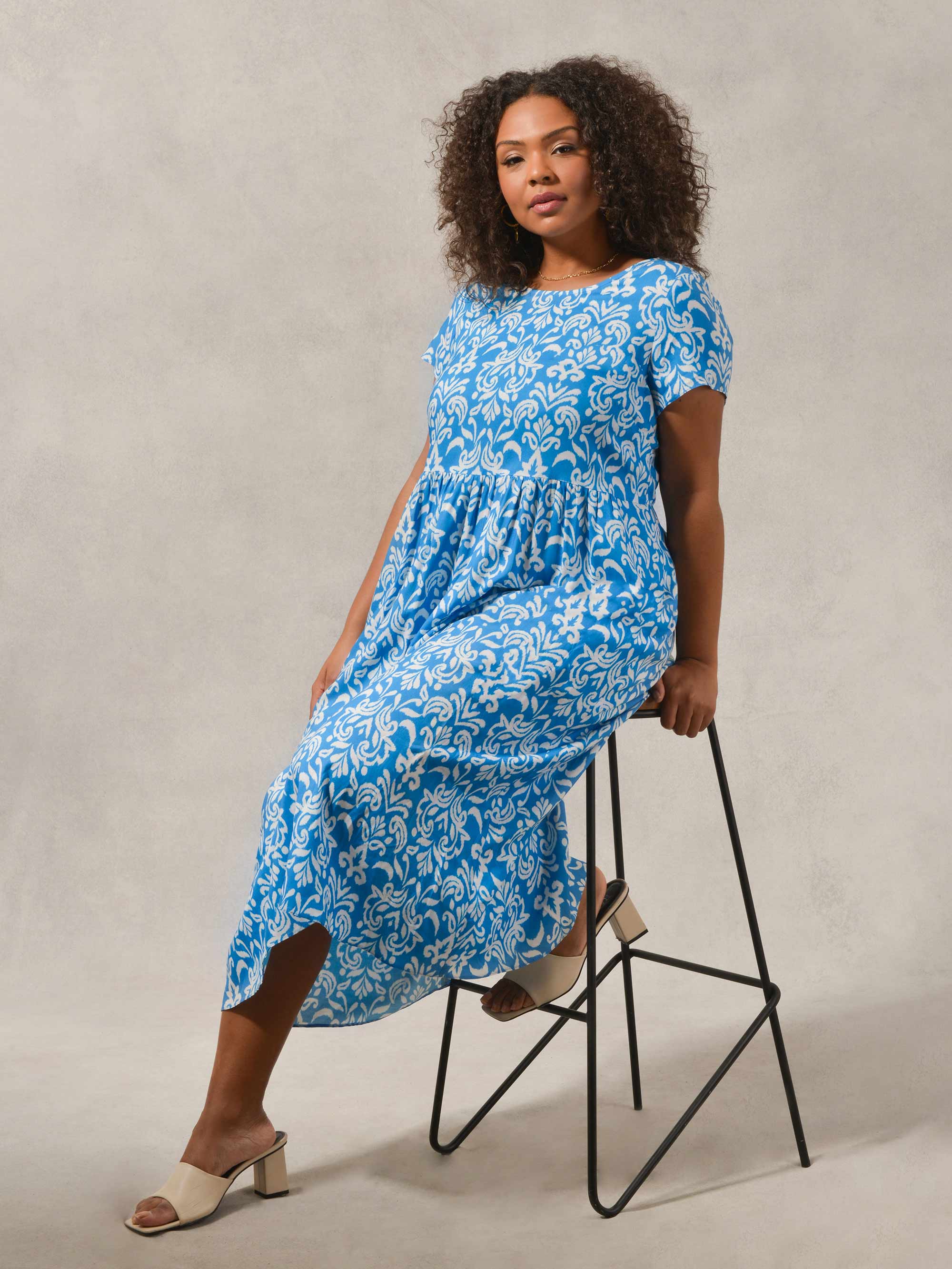 Blue And White Print Short Sleeved Midi Dress