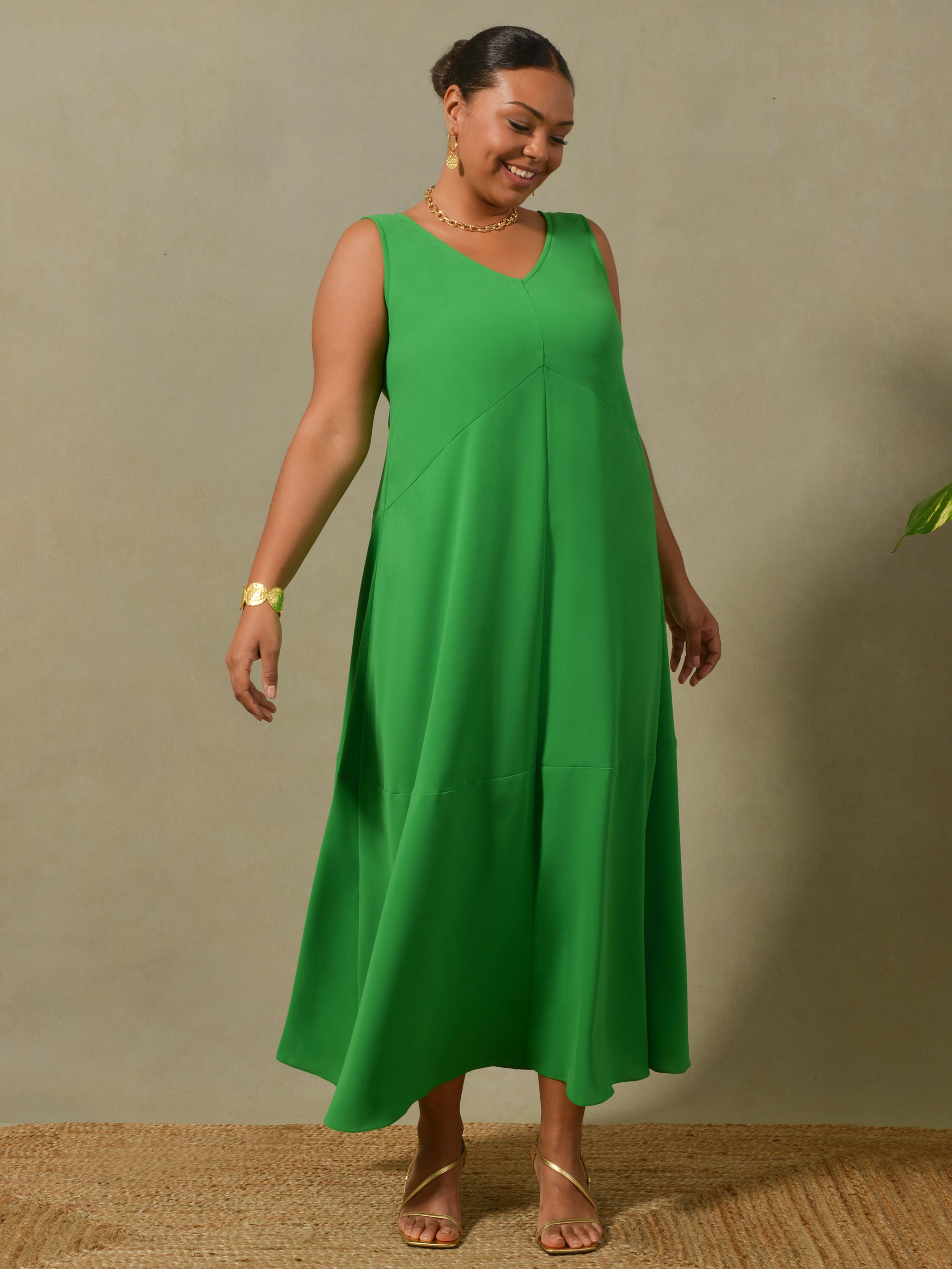 Green V-Neck Swing Maxi Dress