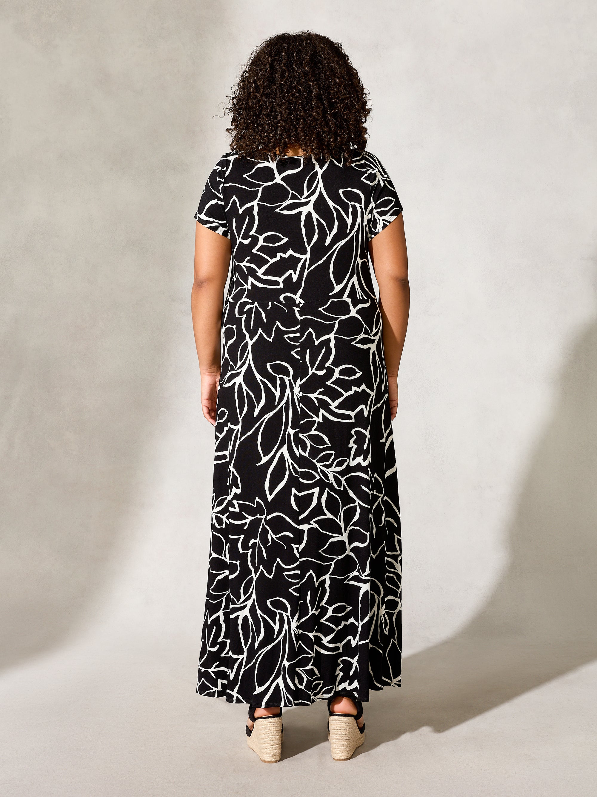 Black Linear Floral Print Smock Jersey Maxi Dress