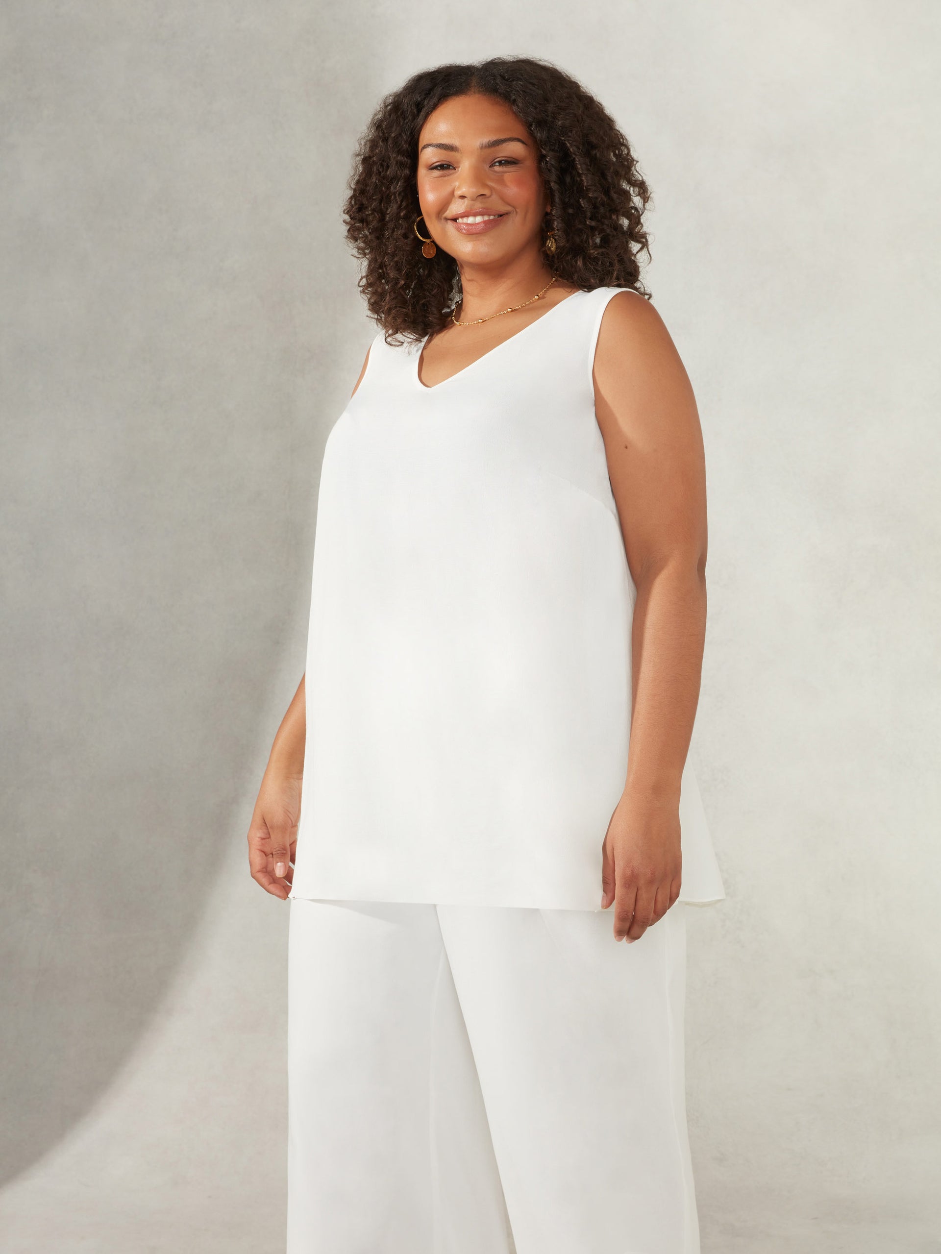 Ivory vest and low-waisted trousers (set) main image 1